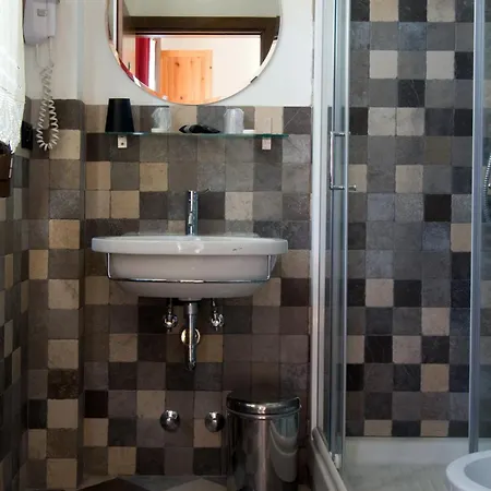 Gabriella מלון 3*