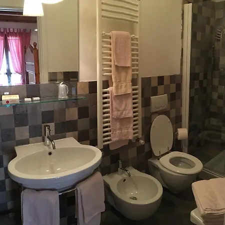 מלון Gabriella 3*